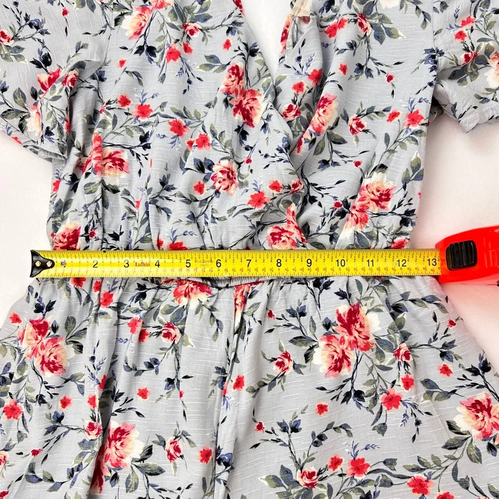 Altar'd State Floral Romper Blue Red Rose Wrap V-Neck Flutter Sleeve Small - Picture 8 of 10